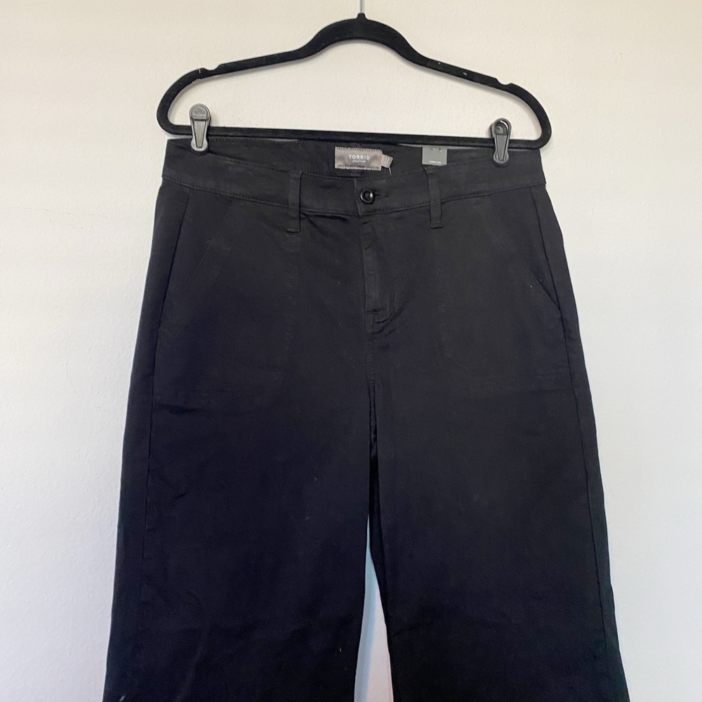 Torrid Crop Wide Leg Stretch Twill Mid-Rise Pant Black Size 12 - Picture 3 of 7